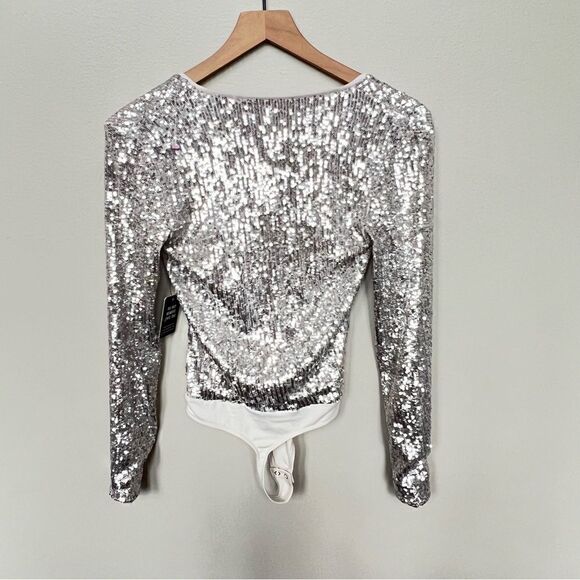 Express NWT Sequin Deep V-Neck Thong Bodysuit Size XS - Picture 10 of 11